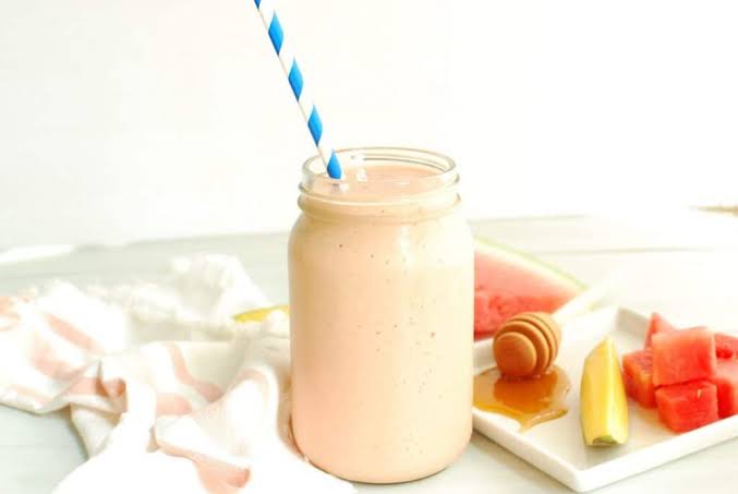 10 High Protein Breakfast Ideas for Weight Loss 3. protein smoothie