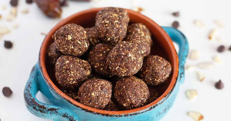 Cocoa Energy Balls